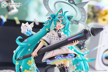 Load image into Gallery viewer, PRE-ORDER TAITO Spritale Hatsune Miku x Naoki Saito My Figure Making! - The Painter ver. - 1/7 scale figure