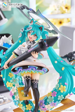 Load image into Gallery viewer, PRE-ORDER TAITO Spritale Hatsune Miku x Naoki Saito My Figure Making! - The Painter ver. - 1/7 scale figure