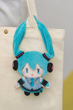 Load image into Gallery viewer, Good Smile Company Vocaloid Character Vocal Series 01: Hatsune Miku Keychain Pouch