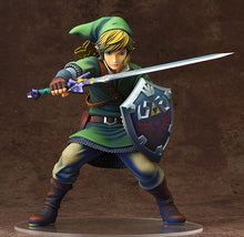 Load image into Gallery viewer, Good Smile Company The Legend of Zelda: Skyward Sword Link 1/7 scale figure