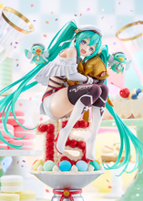 Load image into Gallery viewer, Good Smile Racing Hatsune Miku GT Project: 2023 - 15th Anniversary Ver. 1/6 Scale Figure