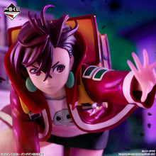 Load image into Gallery viewer, Bandai Dandadan Kuji - Into The Cursed House! - Momo Prize Figure