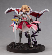 Load image into Gallery viewer, KADOKAWA Fate/kaleid Liner Prisma Illyasviel von Einzbern Saber/Altria Ver 1/7 scale figure