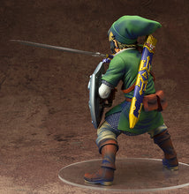 Load image into Gallery viewer, Good Smile Company The Legend of Zelda: Skyward Sword Link 1/7 scale figure