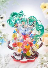 Load image into Gallery viewer, Good Smile Company Hatsune Miku JAPAN LIVE TOUR 2025 -BLOOMING- 1/7 scale figure
