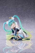 Load image into Gallery viewer, PRE-ORDER Taito Kuji Vocaloid Hatsune Miku - Racing Miku 2018 Ver. Round 8 non-scale prize figure
