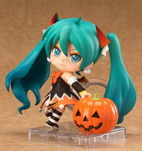 Load image into Gallery viewer, Good Smile Company Vocaloid Hatsune Miku Halloween Ver. Nendoroid #448 (Rerelease)
