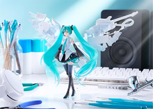 Load image into Gallery viewer, PRE-ORDER Max Factory Vocaloid Hatsune Miku: Happy 16th Birthday Ver. PLAMATEA Model Kit Rerun

