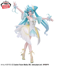 Load image into Gallery viewer, Banpresto Vocaloid Hatsune Miku Classical Tuning Swan Lake Evolve prize figure
