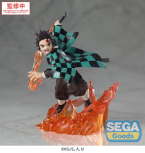 Load image into Gallery viewer, SEGA Demon Slayer: Kimetsu no Yaiba - Tanjiro Kamado Xross Link Prize Figure

