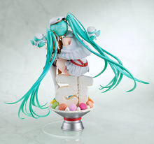 Load image into Gallery viewer, Good Smile Racing Hatsune Miku GT Project: 2023 - 15th Anniversary Ver. 1/6 Scale Figure
