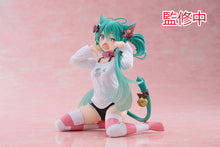 Load image into Gallery viewer, Taito Vocaloid Hatsune Miku Desktop Cute figure
