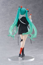 Load image into Gallery viewer, Taito Hatsune Miku Fashion PUNK ver. prize figure
