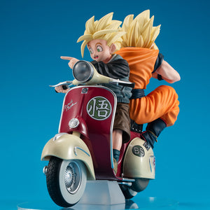 MegaHouse Desktop Real McCoy EX Dragon Ball Z Super Saiyan Son Goku & Son Gohan Motorbike non scale figure