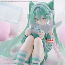 Load image into Gallery viewer, PRE-ORDER Banpresto Vocaloid Hatsune Miku Game Version Holiday Memories prize figure
