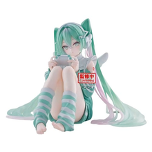 Load image into Gallery viewer, PRE-ORDER Banpresto Vocaloid Hatsune Miku Game Version Holiday Memories prize figure
