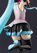 Load image into Gallery viewer, Kotobukiya Bishoujo Hatsune Miku feat. My Little Pony 1/7 scale figure
