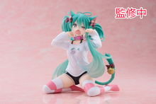 Load image into Gallery viewer, Taito Vocaloid Hatsune Miku Desktop Cute figure
