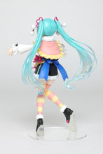 Load image into Gallery viewer, Taito Hatsune Miku Winter Image Ver. Prize Figure
