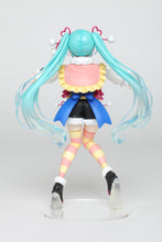 Load image into Gallery viewer, Taito Hatsune Miku Winter Image Ver. Prize Figure
