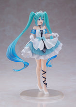 Load image into Gallery viewer, Taito Wonderland Vocaloid Hatsune Miku Cinderella prize figure

