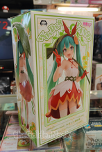Load image into Gallery viewer, Taito Hatsune Miku Wonderland Thumbelina ver Prize figure

